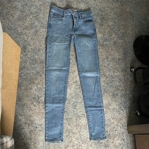 BUY 1 ITEM, GET 1 FREE - Levi’s skinny jeans